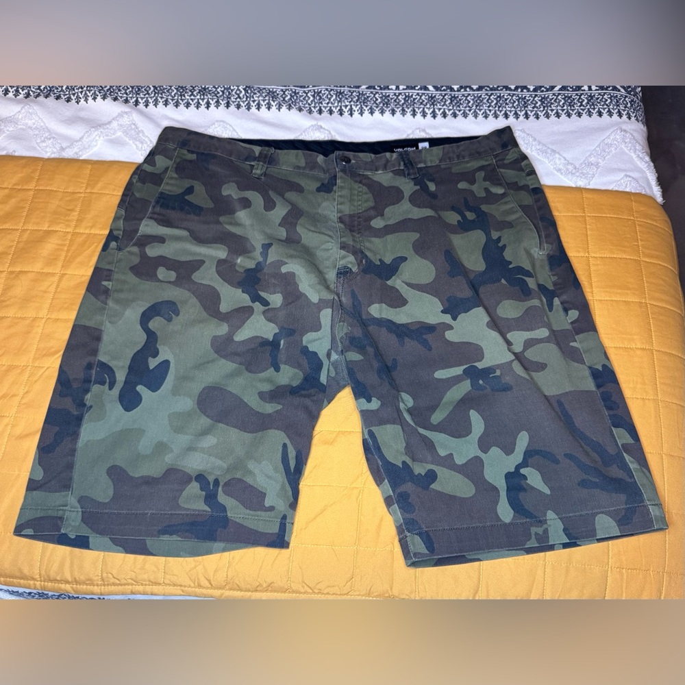 Volcom Vmonty Stretch Shorts - Mens Size 38